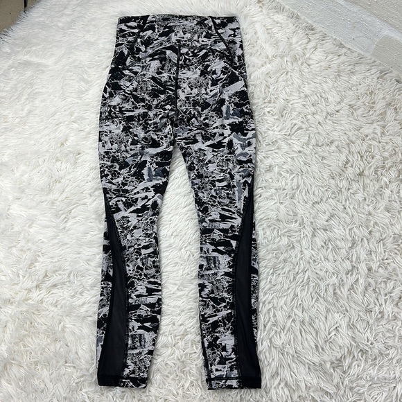 Lululemon Train Times 7/8 Pant (25" ) Interlaced Starlight Black / Black - Picture 6 of 7